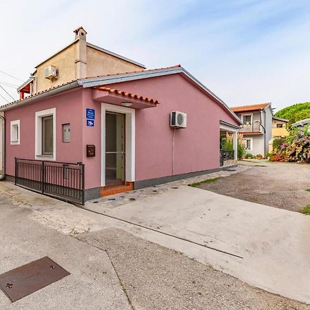 Nice Apartment In Premantura With Wifi Luaran gambar