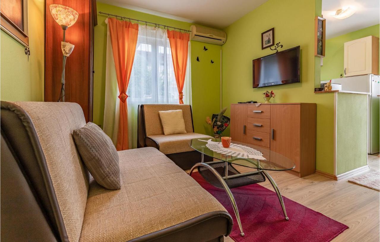 Nice Apartment In Premantura With Wifi Luaran gambar