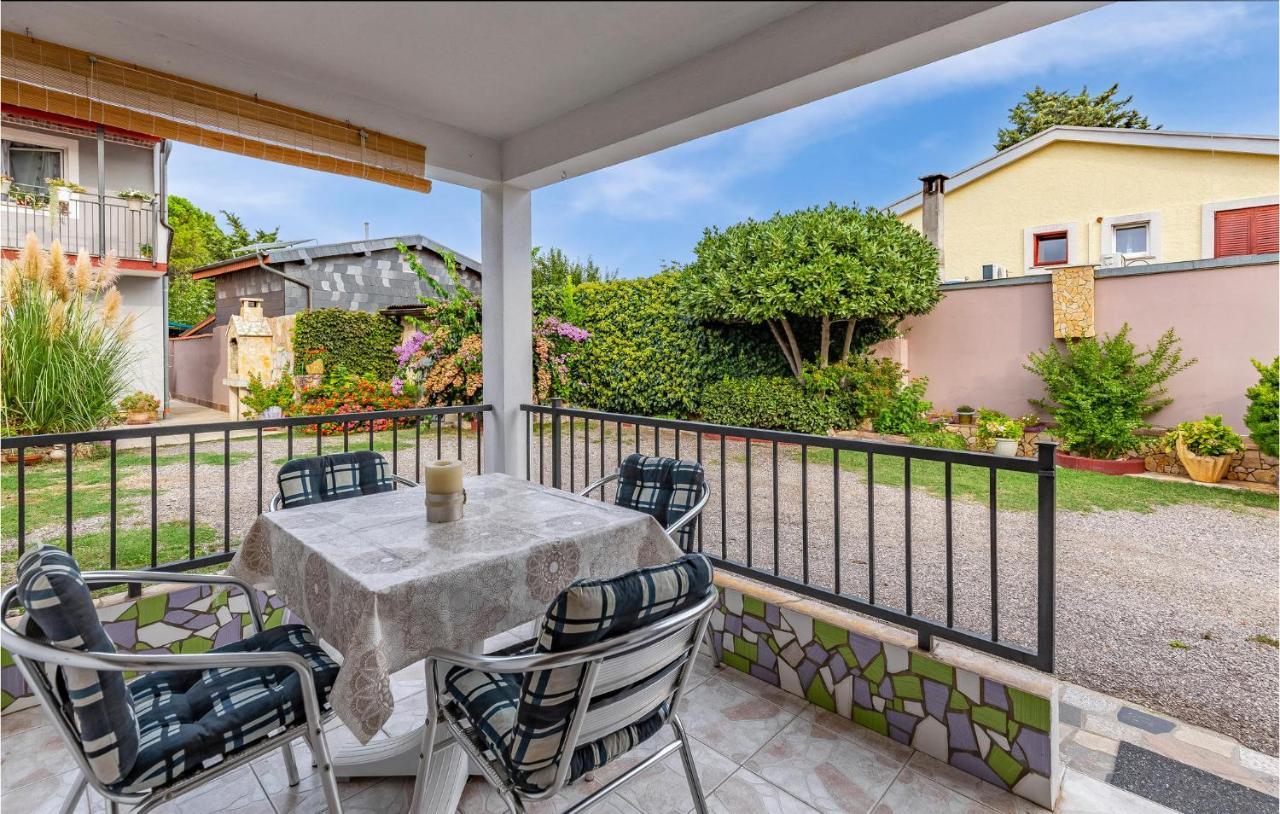 Nice Apartment In Premantura With Wifi Luaran gambar